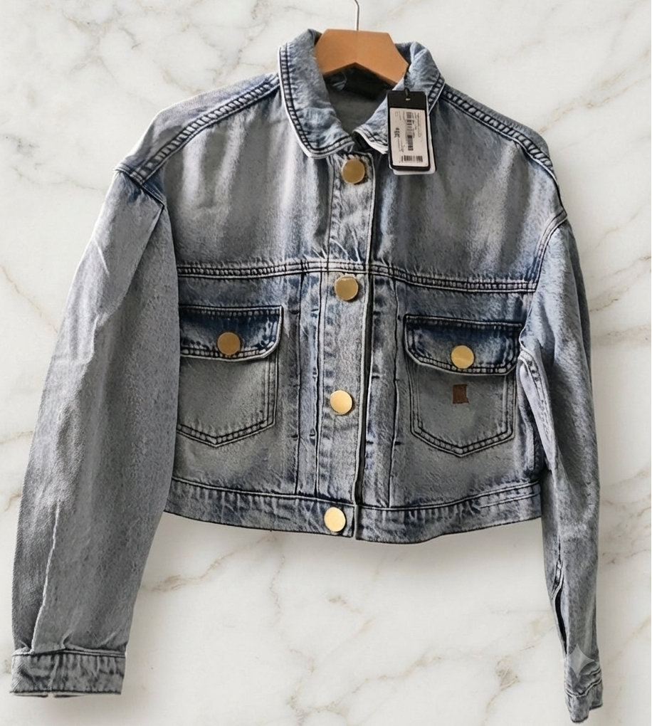 Veste en jean Armani Exchange, coupe courte, délavage bleu clair, boutons-pression dorés, taille S