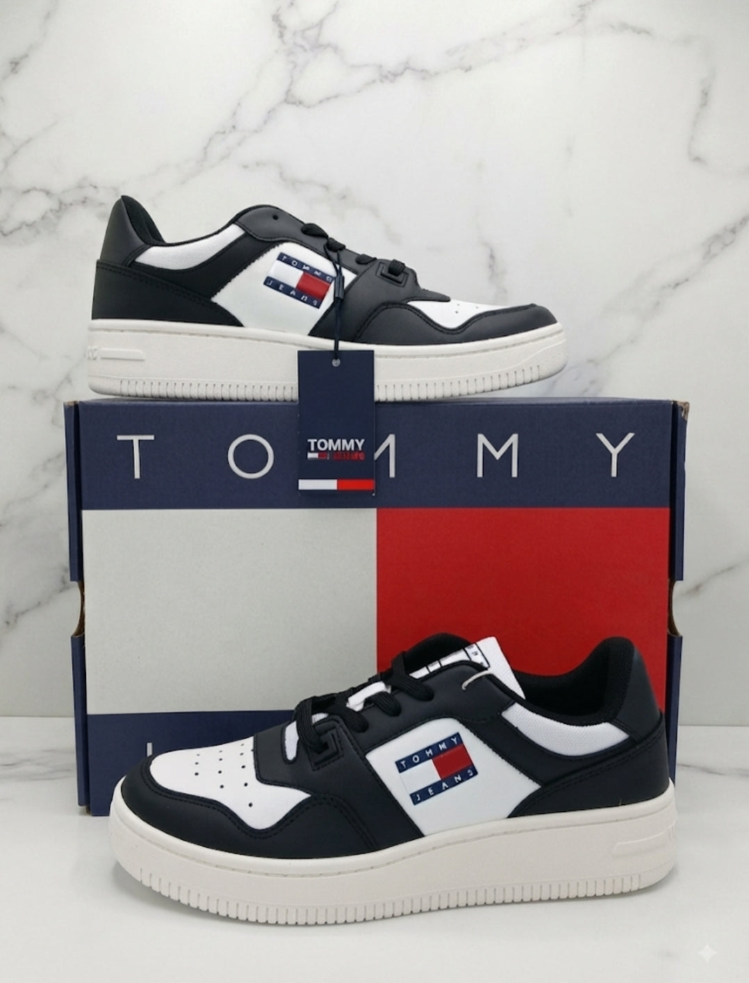 Baskets basses Tommy Jeans, coloris noir et blanc, pointure 40