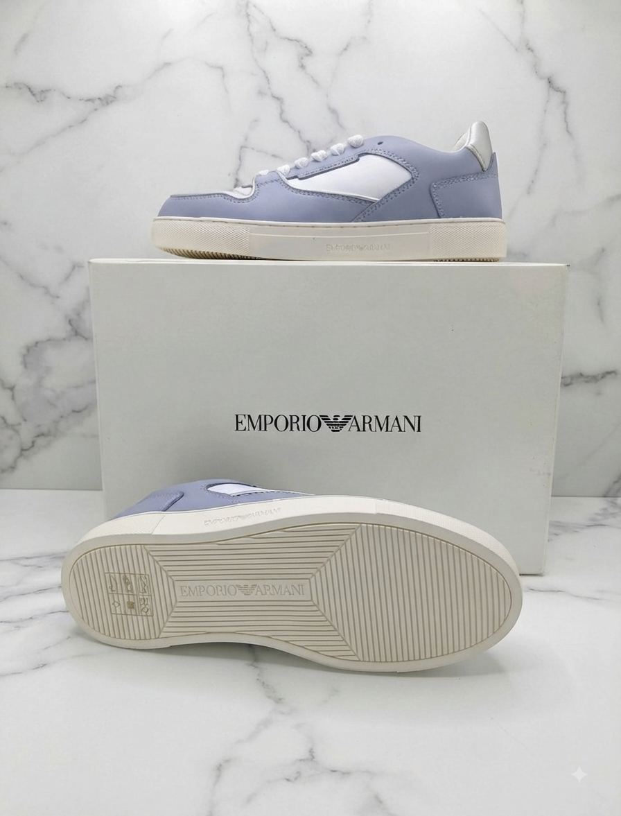 Baskets Emporio Armani lavande et blanc, avec boîte