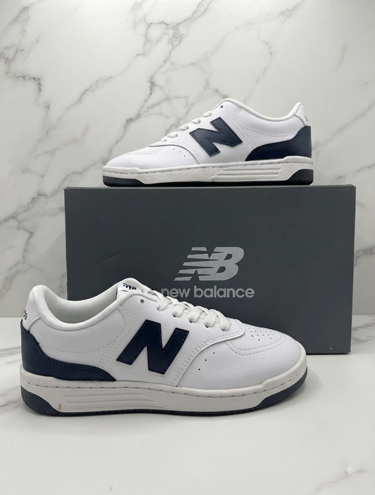 Baskets New Balance BB80 blanc et bleu marine, avec boîte